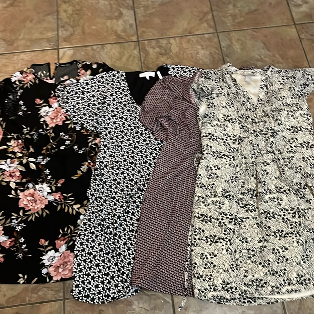 Bundle of dresses 4 for 30 small and medium but ran small